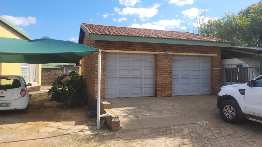 3 Bedroom Property for Sale in La Hoff North West
